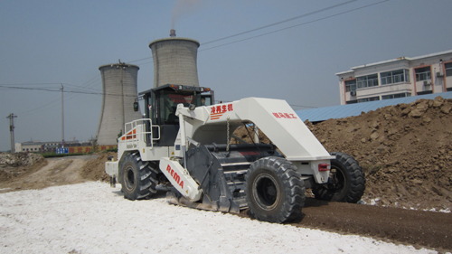 WR2100L，濱州工業(yè)場(chǎng)地灰土拌和