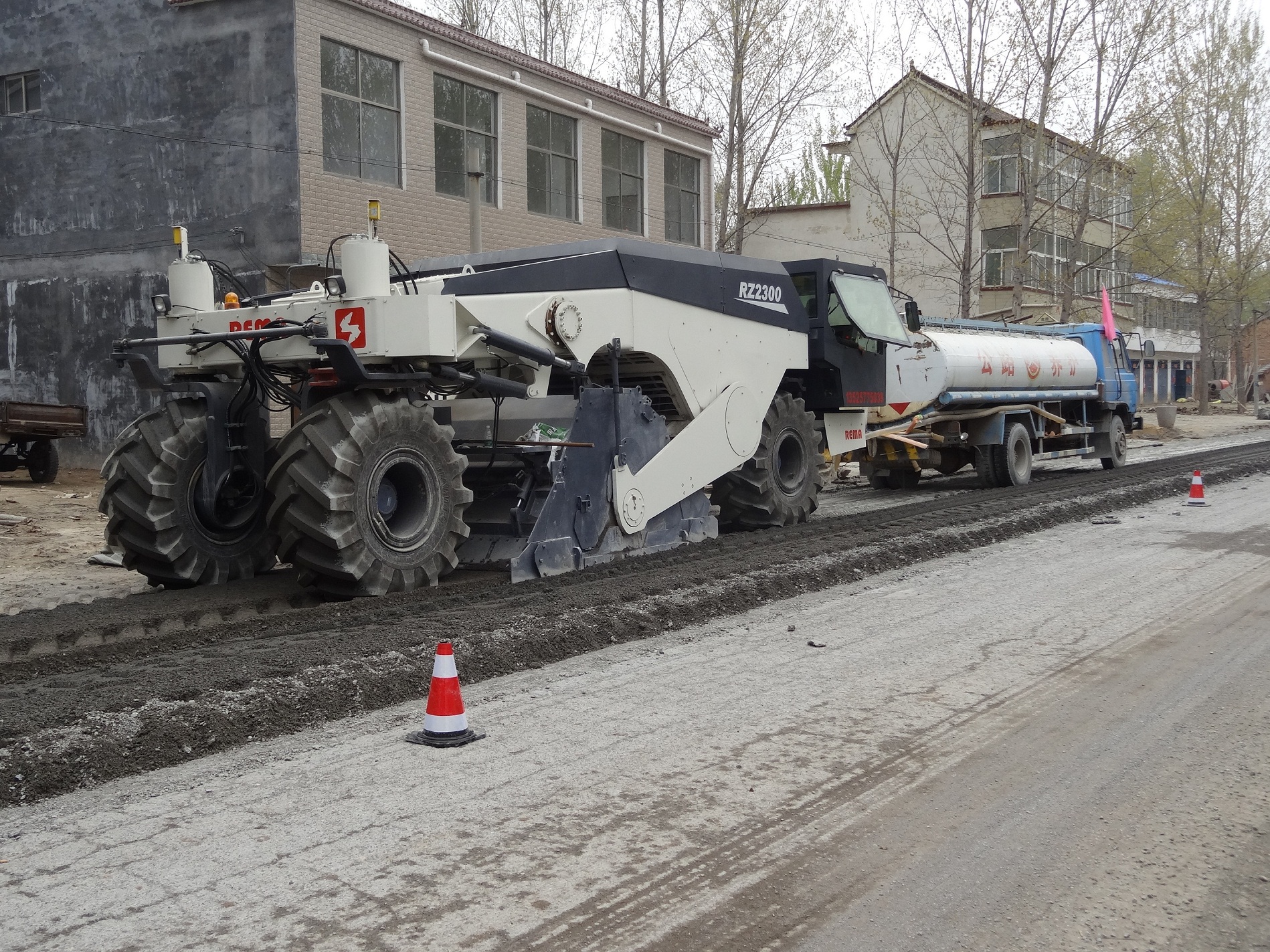 RZ2300，河南太康S211省道水穩(wěn)冷再生