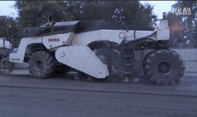 徐州銳馬RZ2300成都沙西線(xiàn)傍晚施工