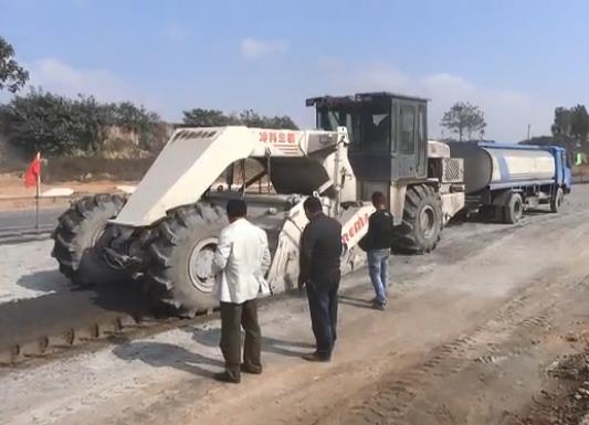 WR2300L，鄭州S321省道水穩(wěn)路基冷再生