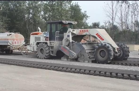 WR2300L，G311國(guó)道河南永城段冷再生