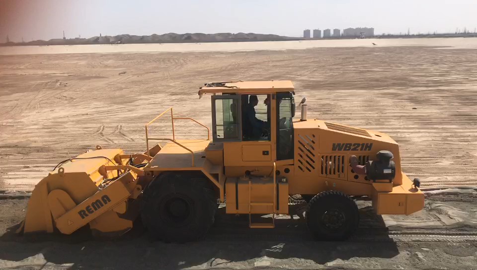 WB21H，蘭州機(jī)場(chǎng)路拌機(jī)灰土拌和